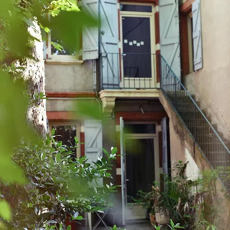 Δωμάτια σε οικογενειακή κατοικία Fragon *